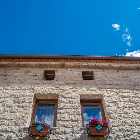 Casa Santa Croce Tatil Evi Ala dei Sardi
