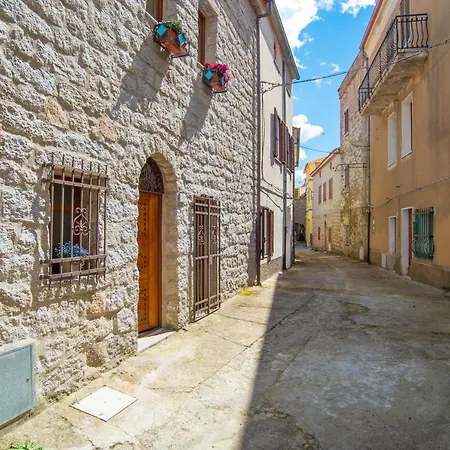 Casa Santa Croce Tatil Evi Ala dei Sardi