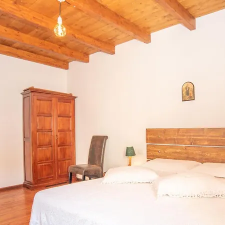 Casa Santa Croce Tatil Evi Ala dei Sardi